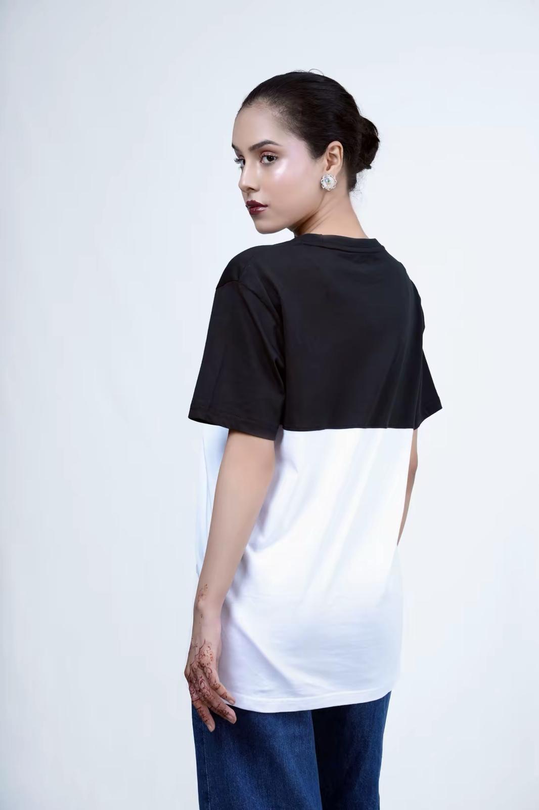 Berlin Trend Black & White Dual-Tone "Adventure" Graphic T-Shirt